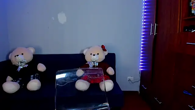 juaithpetite online show from April 10, 3:57 am