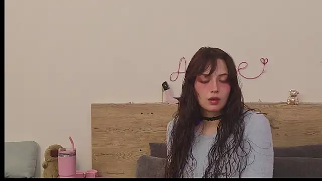 Sweet Alice S online show from May 6, 10:19 am