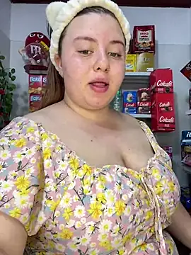 kitty  pinnk online show from April 14, 7:41 pm