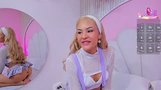 mia  poppy online show from April 2, 3:57 am