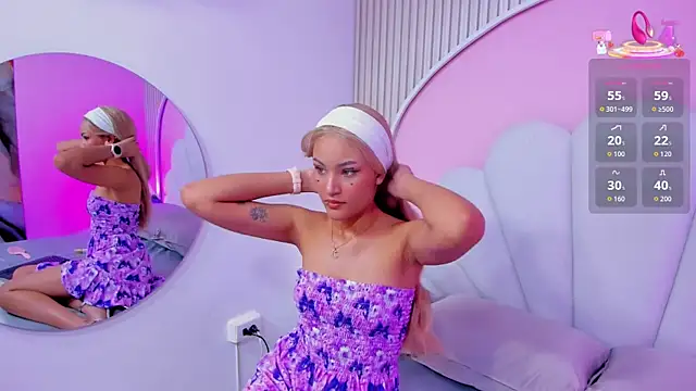 mia  poppy online show from April 22, 3:35 am