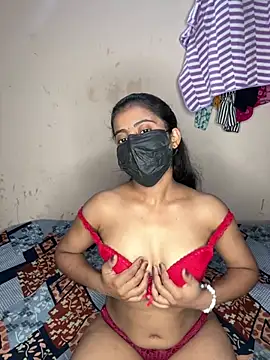 Snapshot of Riya_leone chatting on May 4, 6:44 pm Riya leone online show from May 4, 6:44 pm