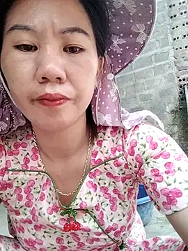 Bianca Nina online show from April 22, 6:09 am