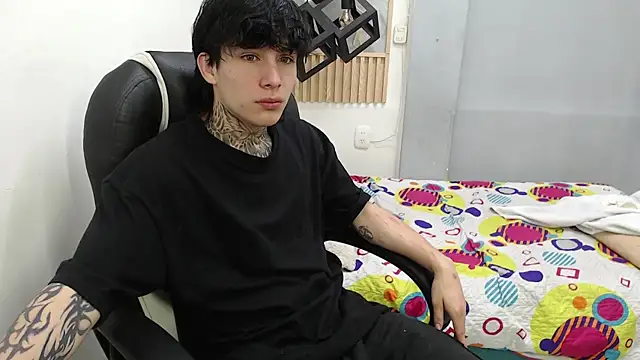 naty 18 online show from April 19, 6:36 am