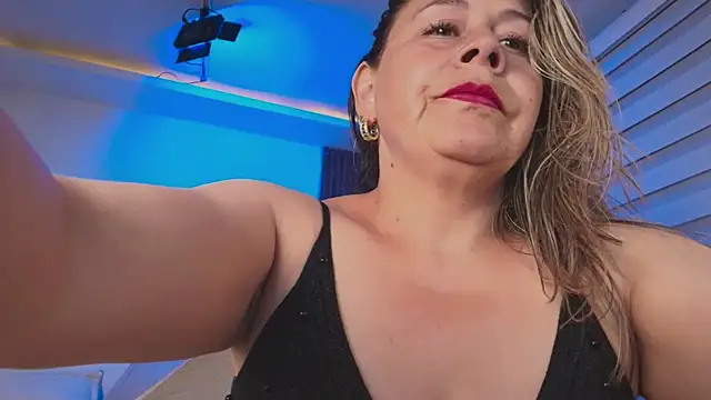 Snapshot of Cinthya_roberts chatting on June 14, 7:26 pm Cinthya roberts online show from June 14, 7:26 pm