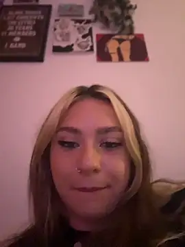 Snapshot of peachesncreamyy chatting on July 10, 4:23 am peachesncreamyy online show from July 10, 4:23 am
