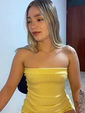 Snapshot of Catalina_bel chatting on July 5, 4:19 am Catalina bel online show from July 5, 4:19 am