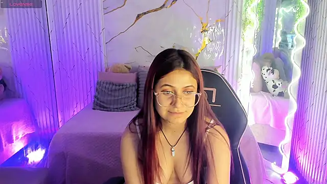 Tiiana tay online show from May 25, 3:11 pm