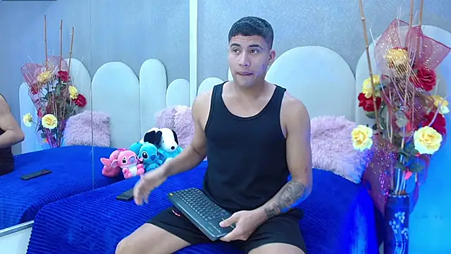 party duo playboy online show from April 13, 1:31 am