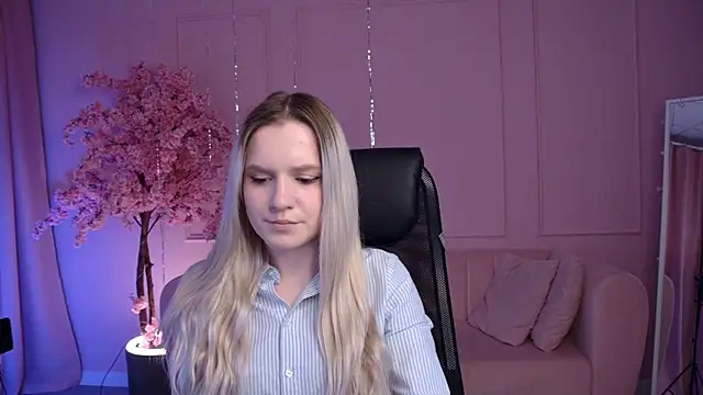 SherriButlers online show from April 13, 9:13 am
