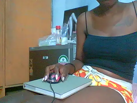 Snapshot of Engedzani1050 chatting on March 27, 3:35 pm Engedzani1050 online show from March 27, 3:35 pm