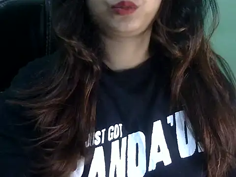 Snapshot of shivi_jaan chatting on May 14, 2:08 am shivi jaan online show from May 14, 2:08 am