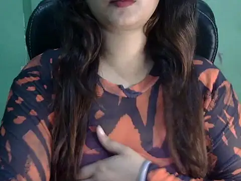 Snapshot of shivi_jaan chatting on May 15, 3:32 pm shivi jaan online show from May 15, 3:32 pm