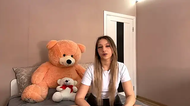 Snapshot of SondraLongest chatting on March 26, 12:47 pm SondraLongest online show from March 26, 12:47 pm