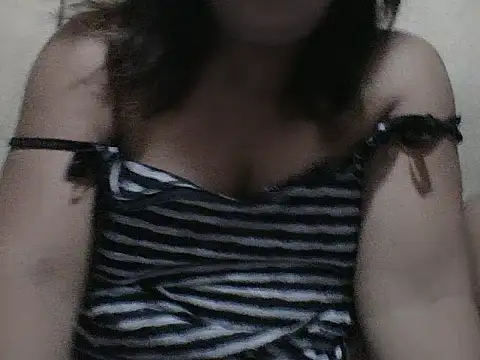 Snapshot of PinayCherry chatting on June 6, 8:30 am PinayCherry online show from June 6, 8:30 am