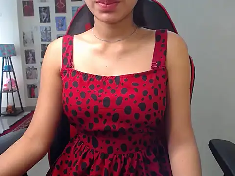 sweety gaur online show from April 5, 5:14 am