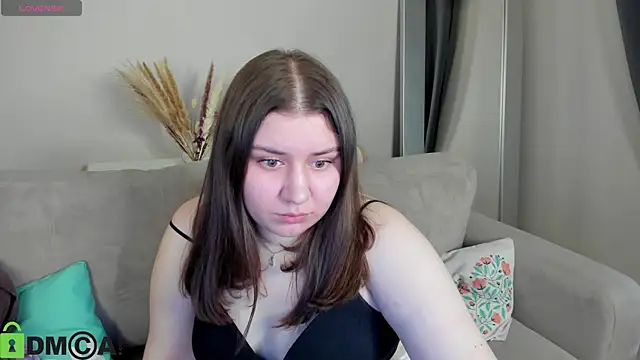 Maya Raay online show from April 4, 1:12 am