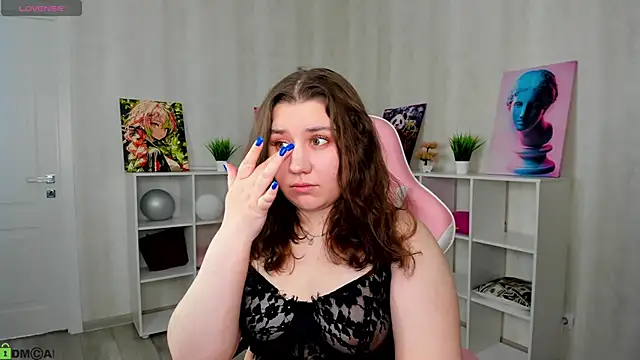 Maya Raay online show from April 7, 1:07 am