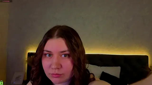 Maya Raay online show from April 11, 1:13 am
