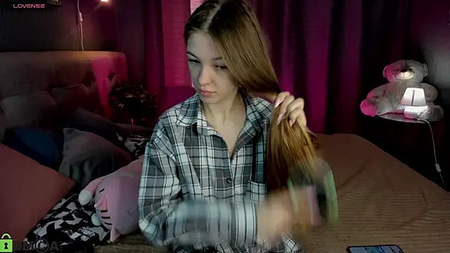 Miss Shanel online show from May 28, 12:51 am