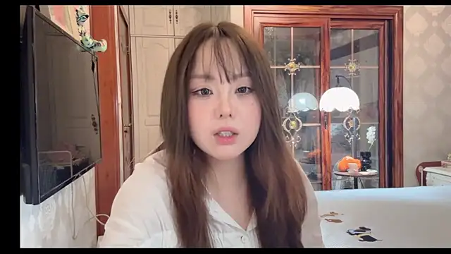 thelittlexx online show from June 7, 8:08 am