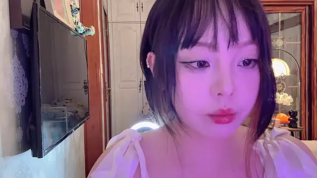 thelittlexx online show from May 9, 7:34 am