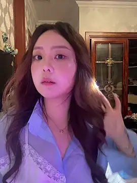 thelittlexx online show from April 3, 10:32 am