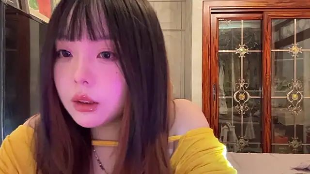 thelittlexx online show from April 18, 8:05 am