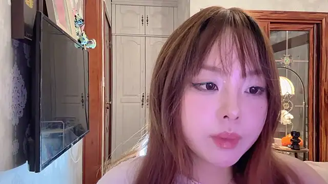 thelittlexx online show from May 18, 7:35 am