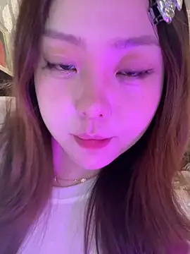 thelittlexx online show from April 2, 10:33 am