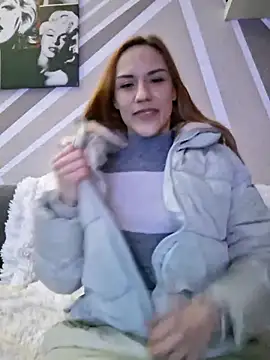 SlimBellaOfficial online show from March 31, 7:05 pm