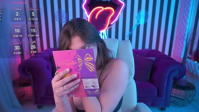 HeyKitten online show from April 25, 5:43 am