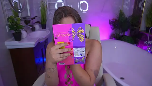 HeyKitten online show from June 26, 7:09 pm