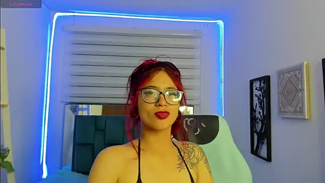 Sara Red X online show from June 11, 3:36 am