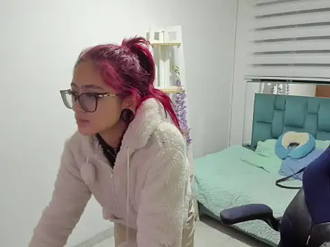 Sara Red X online show from April 10, 3:24 am