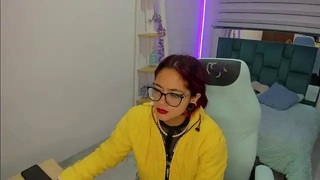 Sara Red X online show from April 23, 3:24 am
