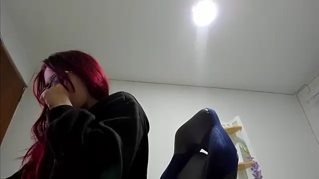 Sara Red X online show from March 30, 7:32 am