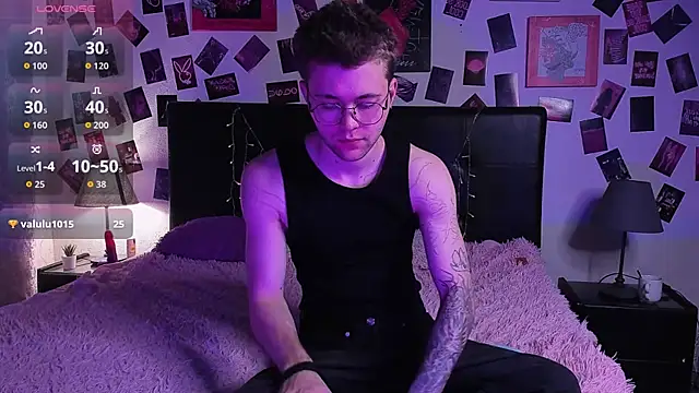 Snapshot of Thomas_Norton chatting on May 22, 9:02 pm Thomas Norton online show from May 22, 9:02 pm