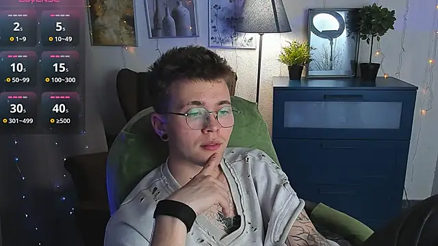 Snapshot of Thomas_Norton chatting on June 12, 9:34 pm Thomas Norton online show from June 12, 9:34 pm