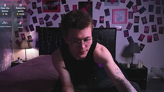 Snapshot of Thomas_Norton chatting on May 23, 8:52 pm Thomas Norton online show from May 23, 8:52 pm