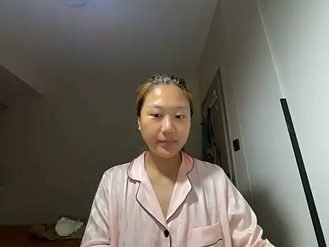 tutu512 online show from June 20, 5:18 pm