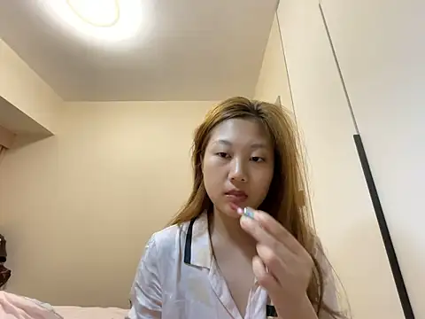 tutu512 online show from May 18, 3:06 pm
