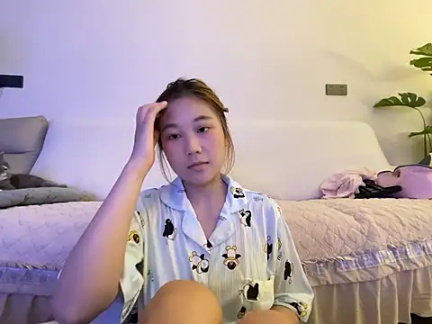 tutu512 online show from June 24, 2:04 pm