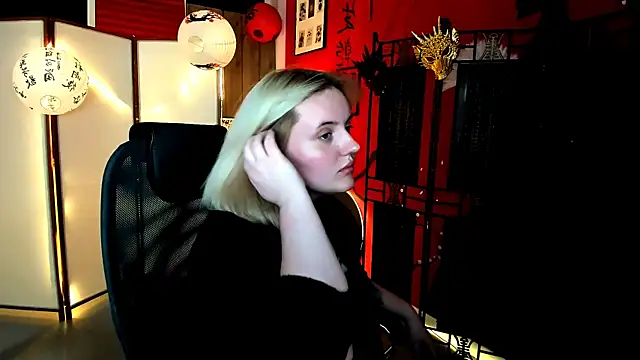 Snapshot of KathyBriggs chatting on May 17, 5:07 am KathyBriggs online show from May 17, 5:07 am
