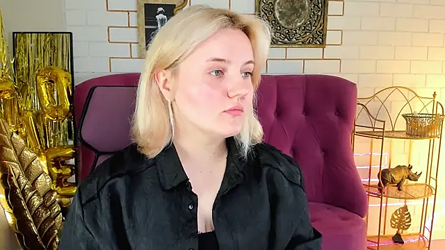 KathyBriggs online show from March 29, 9:22 am
