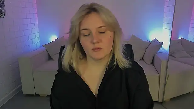 KathyBriggs online show from April 2, 5:25 am