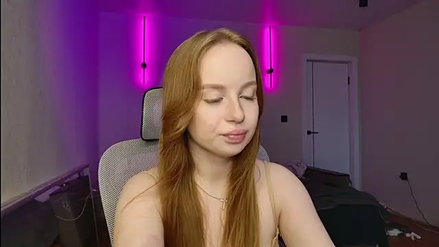 BunnyShinex online show from June 12, 2:26 pm