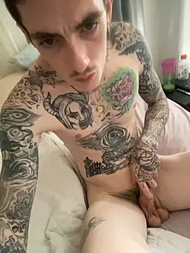 Snapshot of dkub93 chatting on March 27, 8:10 pm dkub93 online show from March 27, 8:10 pm