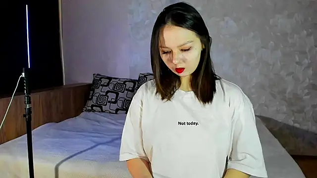 miss teasee online show from May 29, 11:05 am