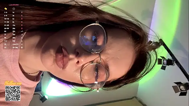 DorothyJones online show from April 5, 6:14 pm